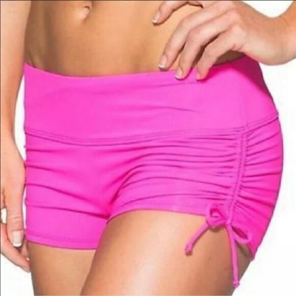 Athleta Scrunch Shorts Hot Pink L - Picture 1 of 6